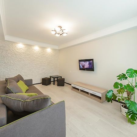 Artal Apartment On Iordanskaya 22 Kyiv Exterior photo